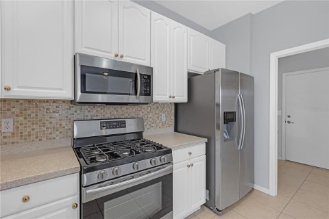 Condo in Sun City Center, Florida, 2 bedrooms  № 1539030 - photo 10