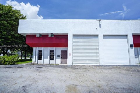 Immobilier commercial à vendre à Doral, Floride № 2327761 - photo 4