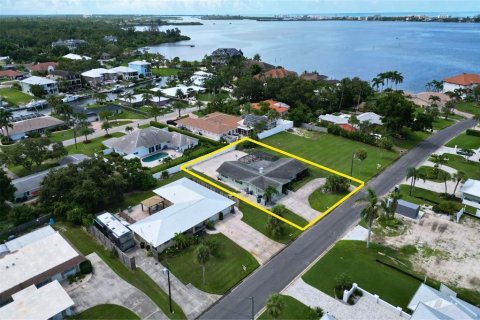 Casa en venta en Sarasota, Florida, 4 dormitorios, 172.05 m2 № 1869279 - foto 1