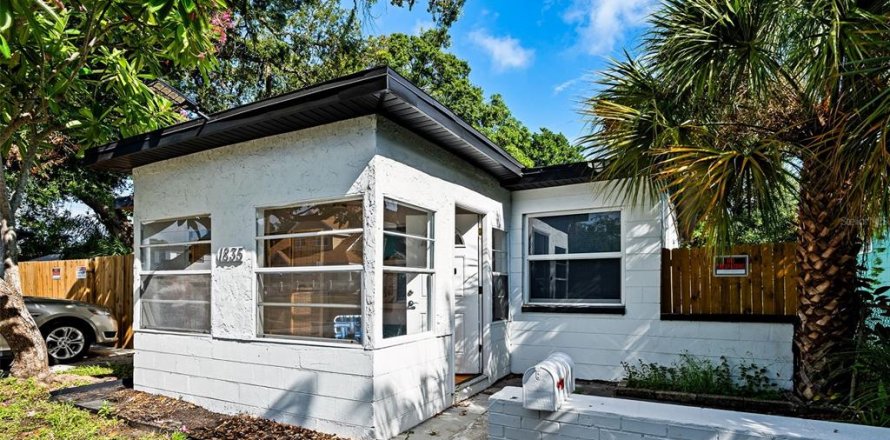 Villa ou maison à Saint Petersburg, Floride 4 chambres, 126.35 m2 № 2353297