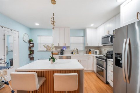 Villa ou maison à vendre à Saint Petersburg, Floride: 4 chambres, 126.35 m2 № 2353297 - photo 5