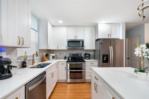 Villa ou maison à vendre à Saint Petersburg, Floride: 4 chambres, 126.35 m2 № 2353297 - photo 6
