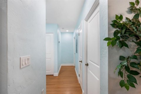 Villa ou maison à vendre à Saint Petersburg, Floride: 4 chambres, 126.35 m2 № 2353297 - photo 8