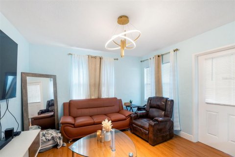 Villa ou maison à vendre à Saint Petersburg, Floride: 4 chambres, 126.35 m2 № 2353297 - photo 4