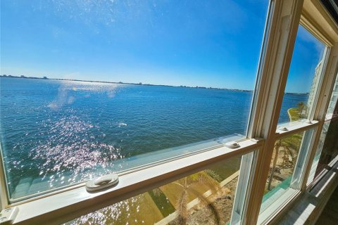 Copropriété à louer à Gulfport, Floride: 1 chambre, 108.7 m2 № 1783112 - photo 13