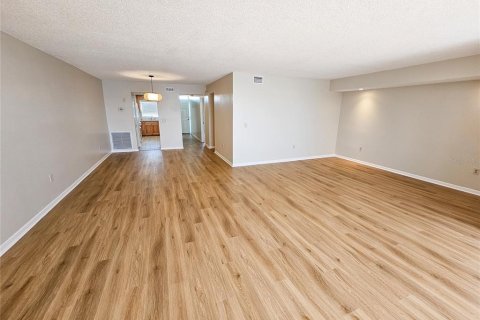 Copropriété à louer à Gulfport, Floride: 1 chambre, 108.7 m2 № 1783112 - photo 15