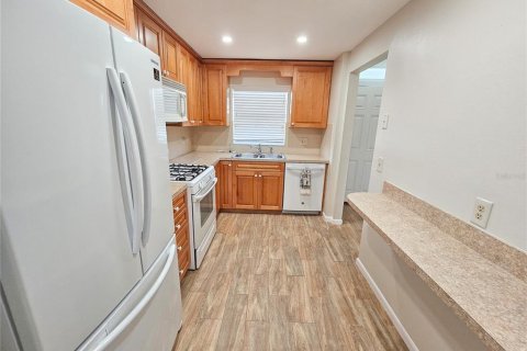 Copropriété à louer à Gulfport, Floride: 1 chambre, 108.7 m2 № 1783112 - photo 6