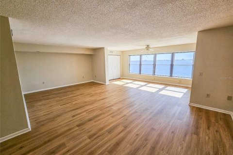 Copropriété à louer à Gulfport, Floride: 1 chambre, 108.7 m2 № 1783112 - photo 8