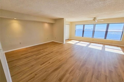 Copropriété à louer à Gulfport, Floride: 1 chambre, 108.7 m2 № 1783112 - photo 9