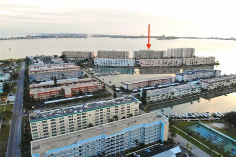 Copropriété à louer à Gulfport, Floride: 1 chambre, 108.7 m2 № 1783112 - photo 2