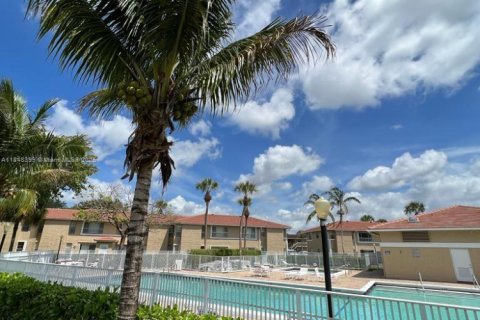 Copropriété à vendre à Coral Springs, Floride: 2 chambres, 71.35 m2 № 1848956 - photo 2