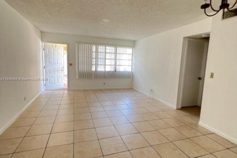 Copropriété à vendre à Coral Springs, Floride: 2 chambres, 71.35 m2 № 1848956 - photo 13