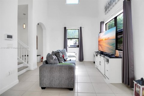 Casa en venta en Homestead, Florida, 3 dormitorios, 203.73 m2 № 1974741 - foto 7