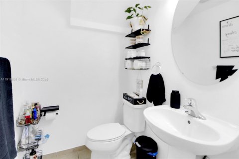 Casa en venta en Homestead, Florida, 3 dormitorios, 203.73 m2 № 1974741 - foto 13