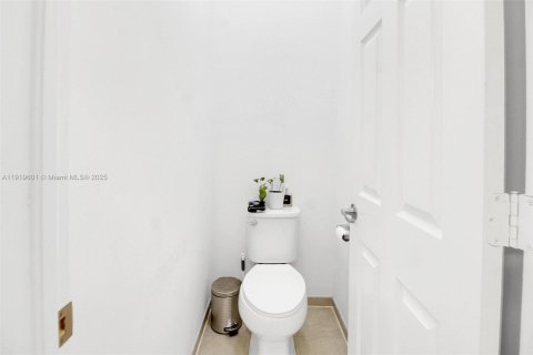 Casa en venta en Homestead, Florida, 3 dormitorios, 203.73 m2 № 1974741 - foto 25