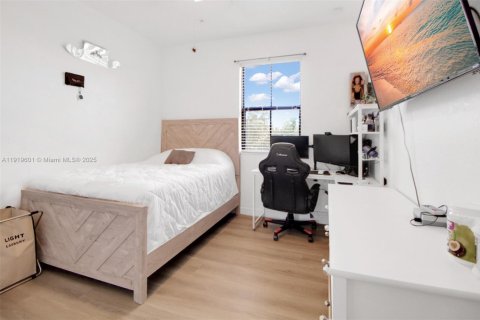 Casa en venta en Homestead, Florida, 3 dormitorios, 203.73 m2 № 1974741 - foto 20