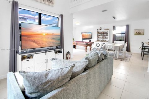 Casa en venta en Homestead, Florida, 3 dormitorios, 203.73 m2 № 1974741 - foto 6