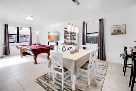 Casa en venta en Homestead, Florida, 3 dormitorios, 203.73 m2 № 1974741 - foto 10