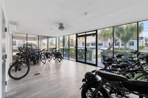 Condo in Saint Petersburg, Florida, 1 bedroom  № 2394132 - photo 30