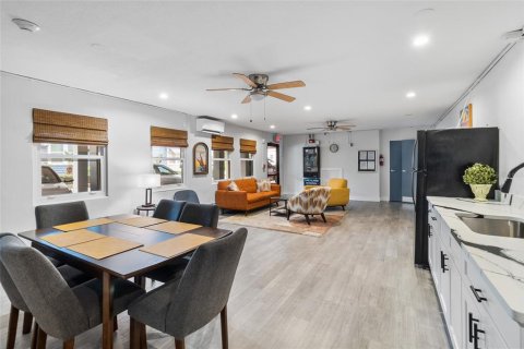 Condo in Saint Petersburg, Florida, 1 bedroom  № 2394132 - photo 28