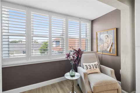 Condo in Saint Petersburg, Florida, 1 bedroom  № 2394132 - photo 22
