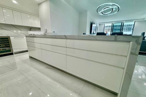 Condominio en alquiler en Bal Harbour, Florida, 3 dormitorios, 156.82 m2 № 1960444 - foto 20