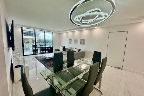 Condominio en alquiler en Bal Harbour, Florida, 3 dormitorios, 156.82 m2 № 1960444 - foto 15
