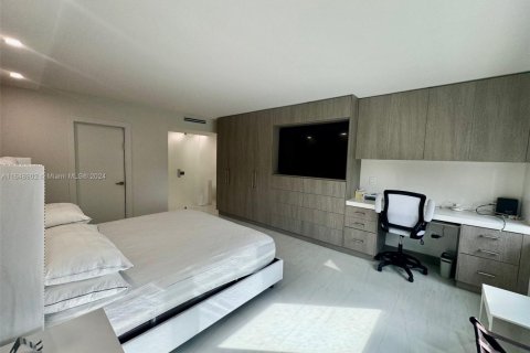 Condominio en alquiler en Bal Harbour, Florida, 3 dormitorios, 156.82 m2 № 1960444 - foto 24