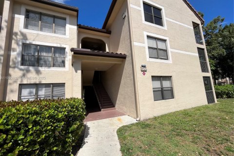 Снять в аренду кондоминиум в Помпано-Бич, Флорида 1 спальня, 55.74м2, № 1989519 - фото 11