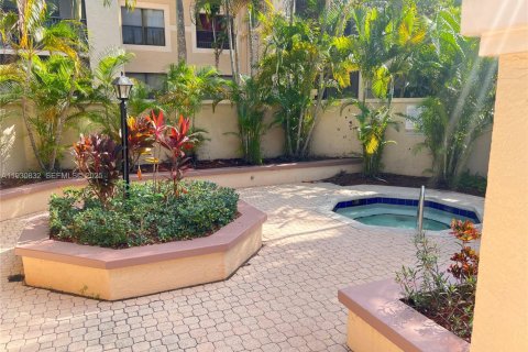 Снять в аренду кондоминиум в Помпано-Бич, Флорида 1 спальня, 55.74м2, № 1989519 - фото 10