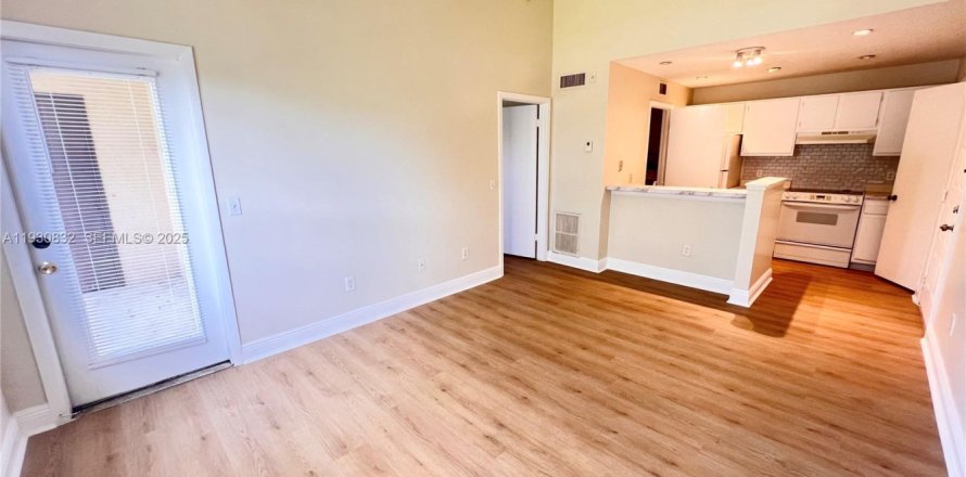 Кондоминиум с 1 спальней в Помпано-Бич, Флорида № 1989519