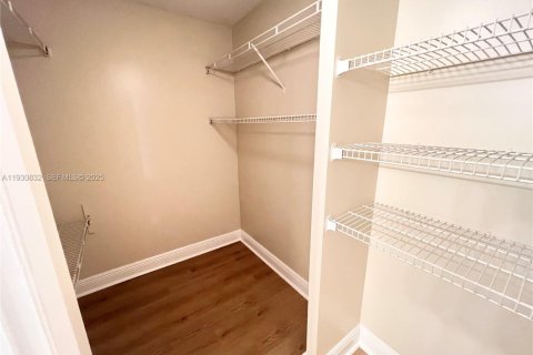 Снять в аренду кондоминиум в Помпано-Бич, Флорида 1 спальня, 55.74м2, № 1989519 - фото 6