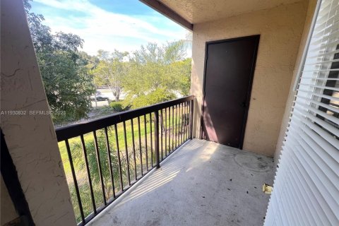 Снять в аренду кондоминиум в Помпано-Бич, Флорида 1 спальня, 55.74м2, № 1989519 - фото 7