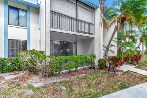 Condo in West Palm Beach, Florida, 2 bedrooms  № 1173183 - photo 1