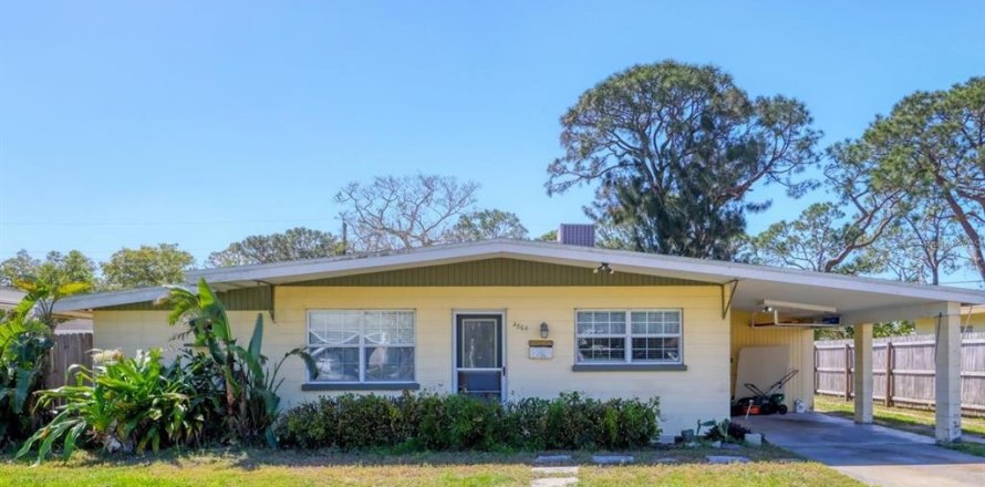 House in Sarasota, Florida 4 bedrooms, 196.77 sq.m. № 1717512