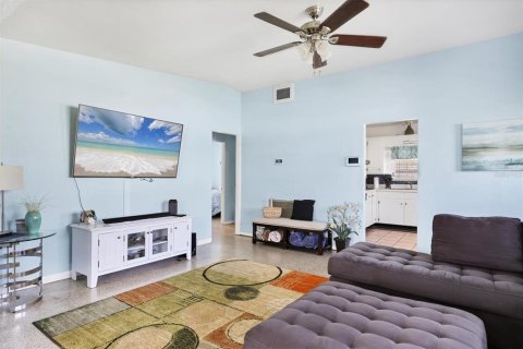 House in Sarasota, Florida 4 bedrooms, 196.77 sq.m. № 1717512 - photo 5