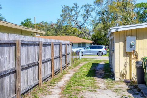 House in Sarasota, Florida 4 bedrooms, 196.77 sq.m. № 1717512 - photo 21