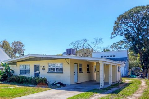 House in Sarasota, Florida 4 bedrooms, 196.77 sq.m. № 1717512 - photo 2