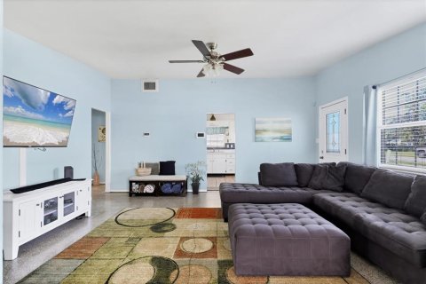 House in Sarasota, Florida 4 bedrooms, 196.77 sq.m. № 1717512 - photo 7