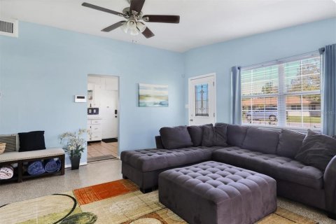 House in Sarasota, Florida 4 bedrooms, 196.77 sq.m. № 1717512 - photo 6