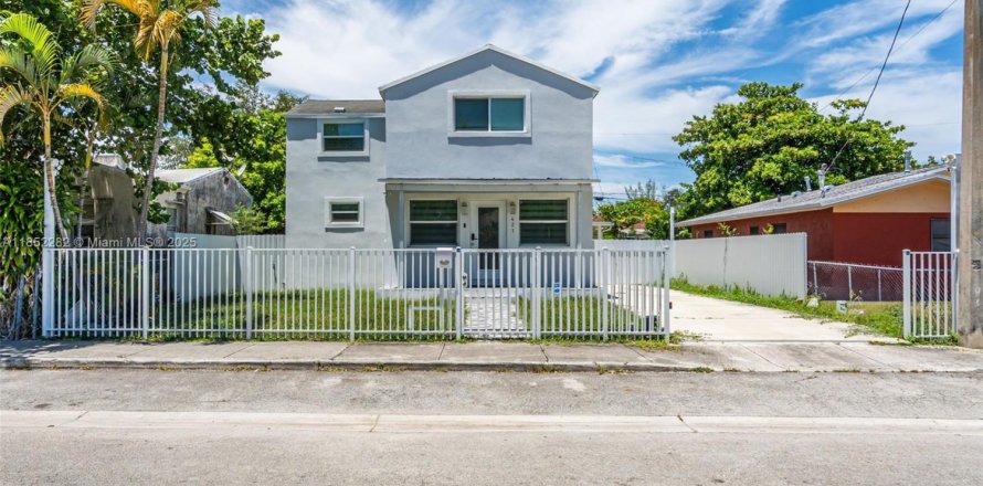 Casa en Miami, Florida 3 dormitorios, 131.92 m2 № 1875619