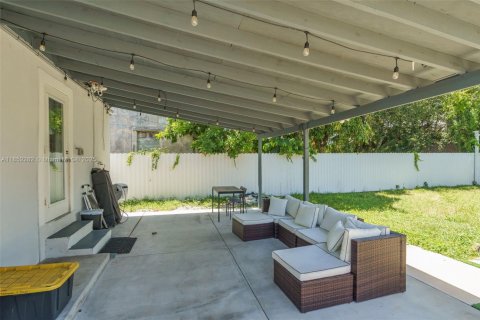 Casa en venta en Miami, Florida, 3 dormitorios, 131.92 m2 № 1875619 - foto 29