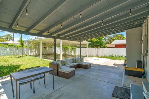 Casa en venta en Miami, Florida, 3 dormitorios, 131.92 m2 № 1875619 - foto 28