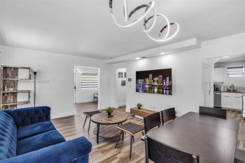 Casa en venta en Miami, Florida, 3 dormitorios, 131.92 m2 № 1875619 - foto 13