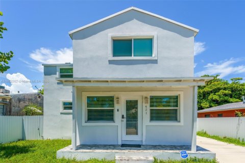 Casa en venta en Miami, Florida, 3 dormitorios, 131.92 m2 № 1875619 - foto 2