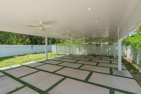 Casa en venta en Miami, Florida, 3 dormitorios, 131.92 m2 № 1875619 - foto 30