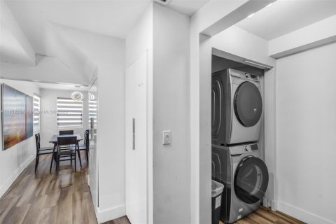 Casa en venta en Miami, Florida, 3 dormitorios, 131.92 m2 № 1875619 - foto 17