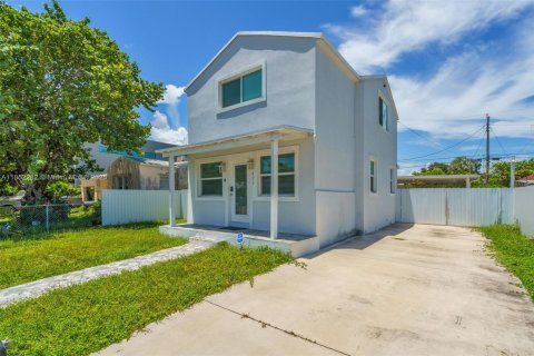 Casa en venta en Miami, Florida, 3 dormitorios, 131.92 m2 № 1875619 - foto 3