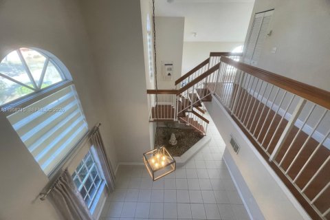 Villa ou maison à vendre à Miami, Floride: 4 chambres, 216.28 m2 № 2021063 - photo 26