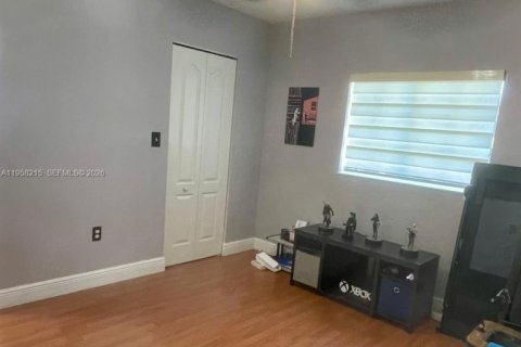 Villa ou maison à vendre à Miami, Floride: 4 chambres, 216.28 m2 № 2021063 - photo 21